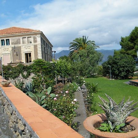 Etna Wine Azienda Agrituristica Passopisciaro ภายนอก รูปภาพ