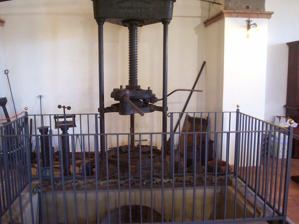 Etna Wine Azienda Agrituristica Passopisciaro ภายนอก รูปภาพ