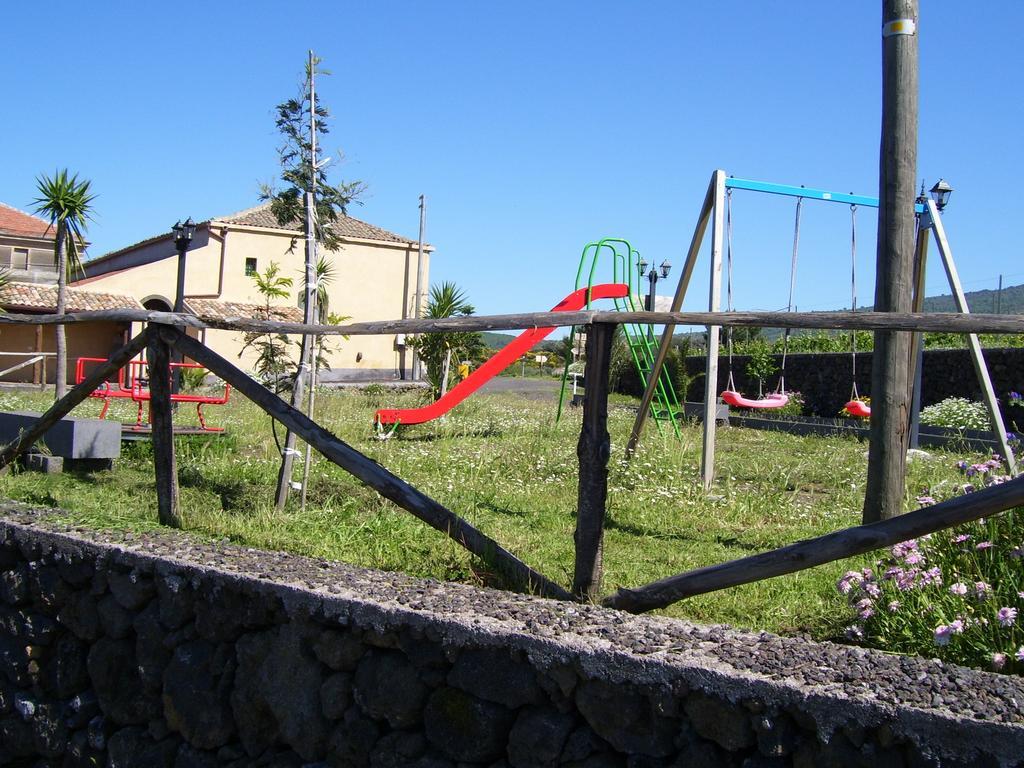 Etna Wine Azienda Agrituristica Passopisciaro ภายนอก รูปภาพ