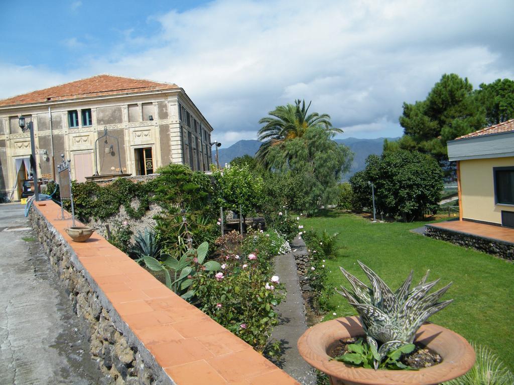 Etna Wine Azienda Agrituristica Passopisciaro ภายนอก รูปภาพ